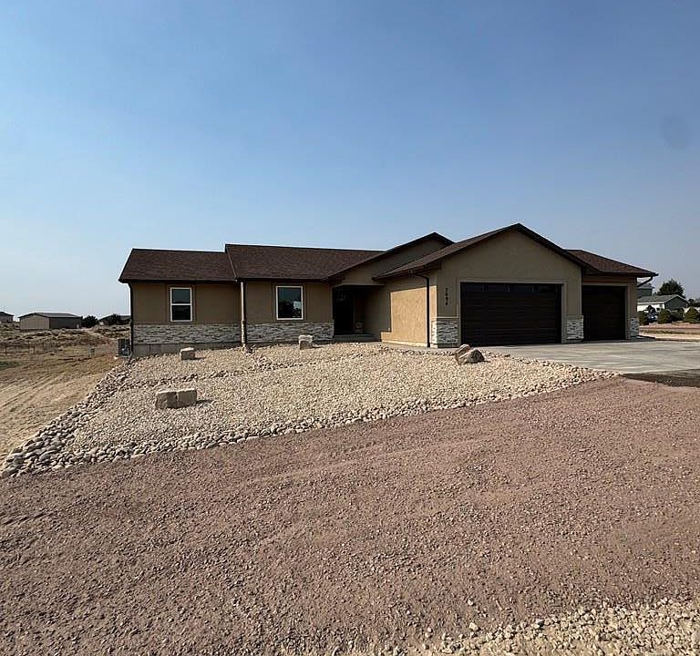 1st image of 2094 W Woodstock Pl