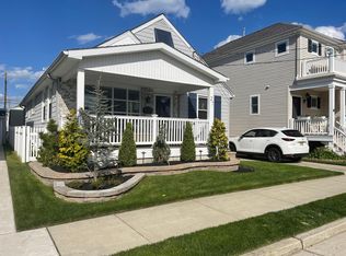 27 N Huntington Ave, Margate, NJ 08402