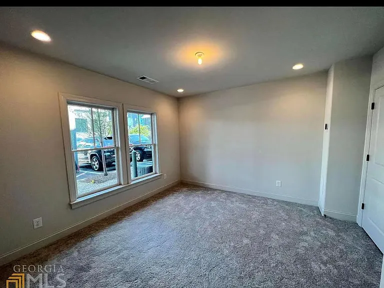 674 Exchange St SE — Photo 16