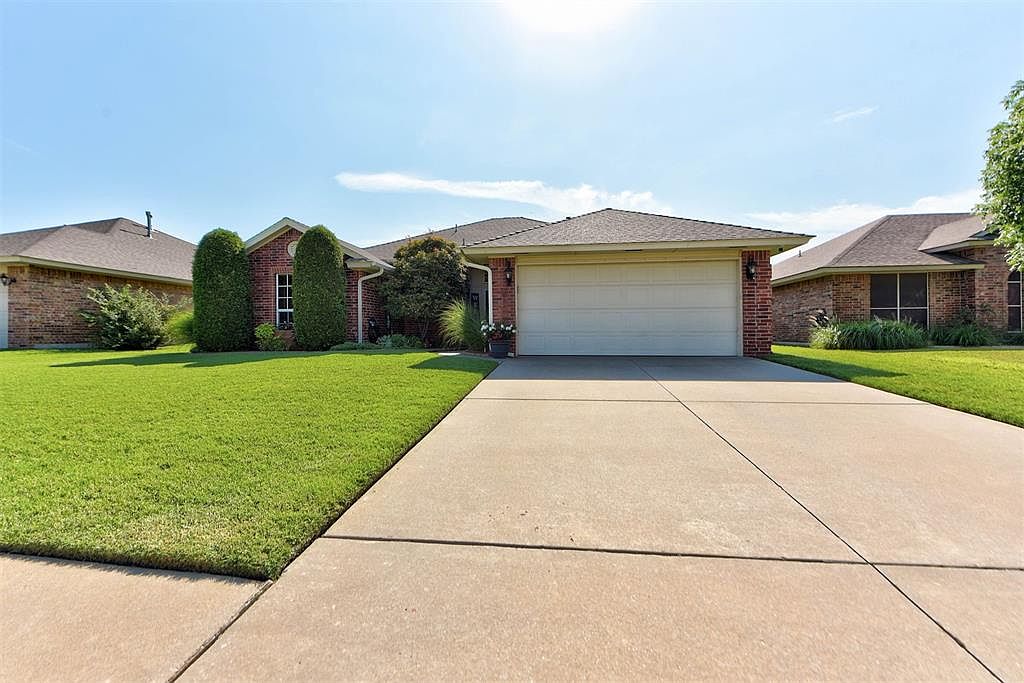 3808 Notting Hill Dr, Moore, OK 73160 | Zillow