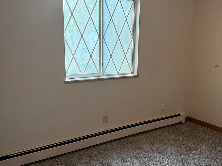 1369 Cayuga Ave — Photo 12