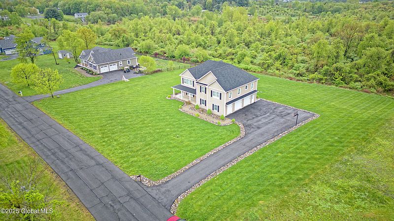 5th image of 23 Quaker Hill Road