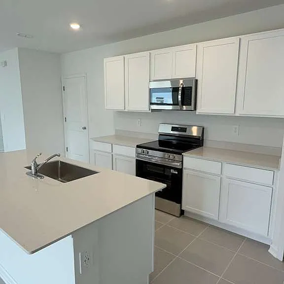 3619 Hardman Dr — Photo 2
