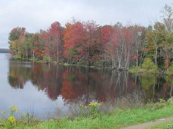 2nd image of 32 Yeardon Dr