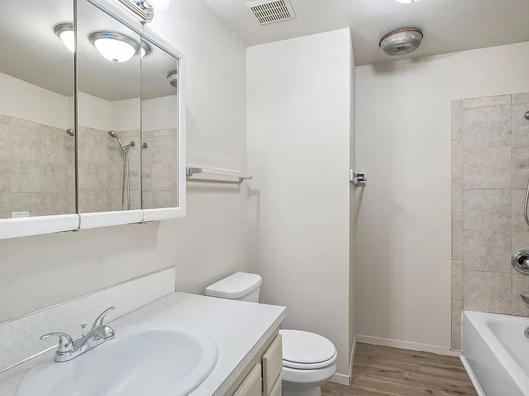 $500 Off RENT! Conveniently Located 2 Bedroom Townhome Style Apartment! — Photo 30