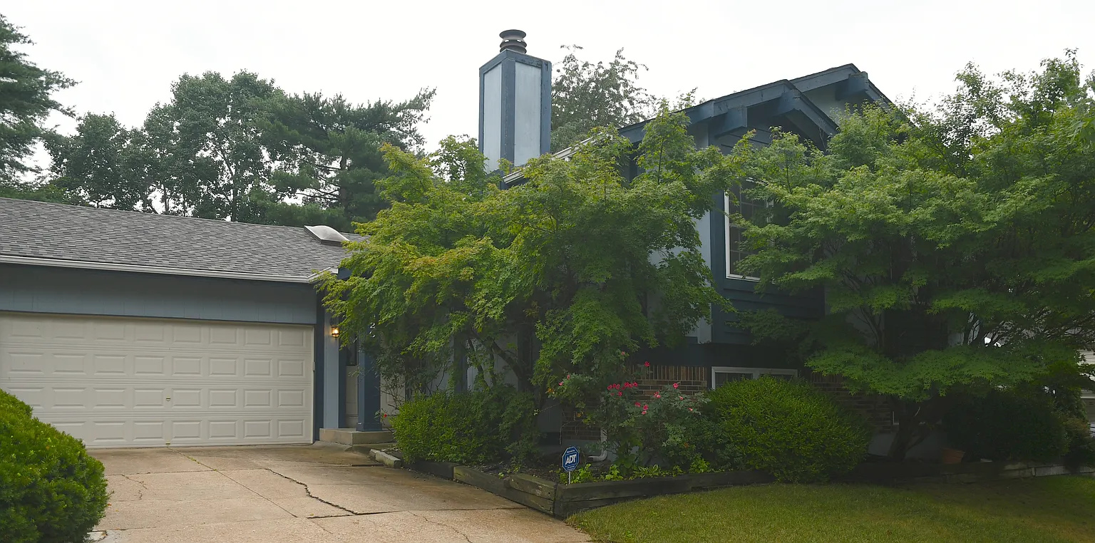 1020 Hollyleaf Ct photo 1