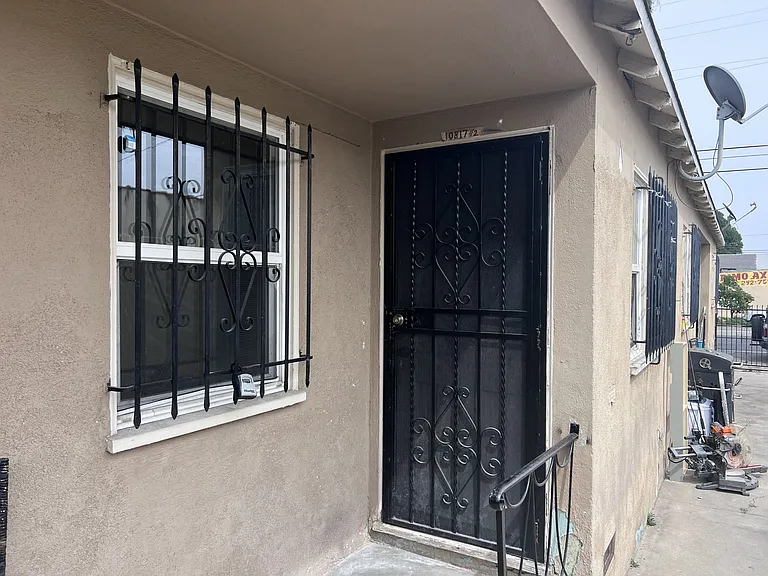 10817 S Figueroa St — Photo 5