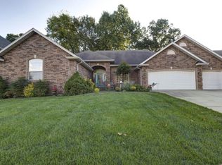 2496 S Forrest Heights Ave, Springfield, MO 65809