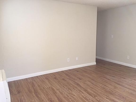 2nd image of 4542 Huddart Ave