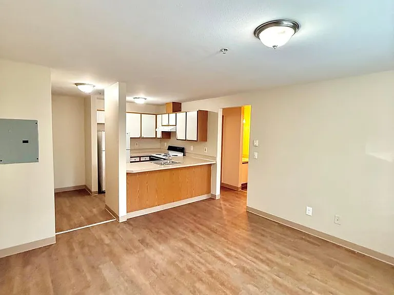 Montlake Villas — Photo 5