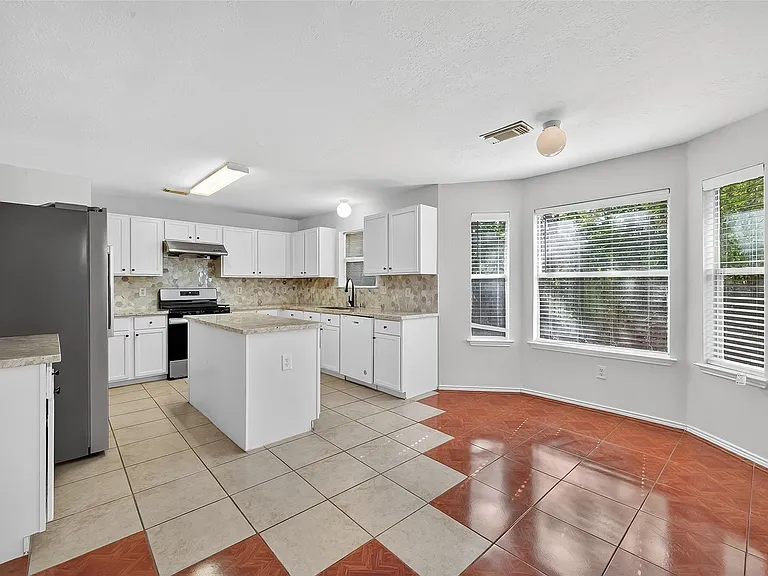 8366 Golf Green Cir — Photo 11