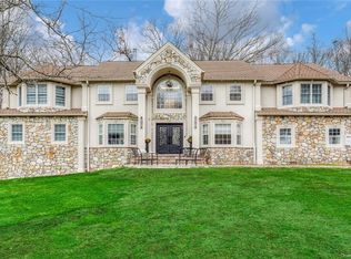 27 Roble Rd, Suffern, NY 10901