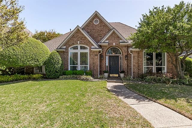 1st image of 2608 Creswick Dr