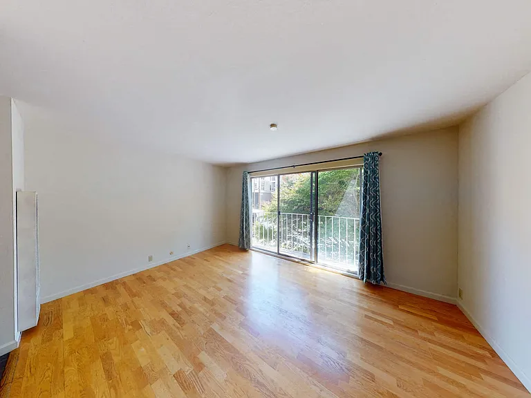Berkeley Park Apartments — Photo 37