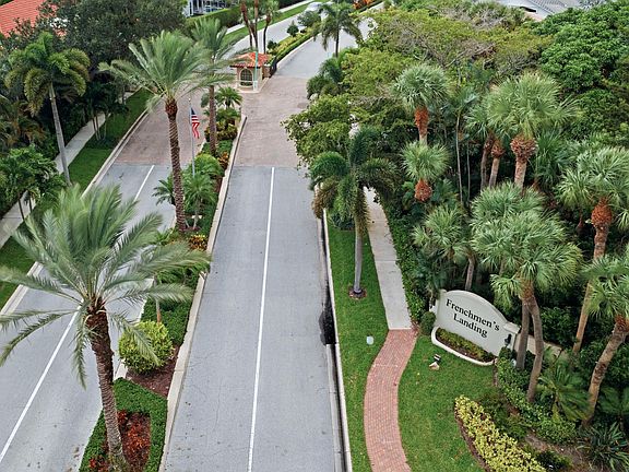 2nd image of 12871 La Rochelle Circle