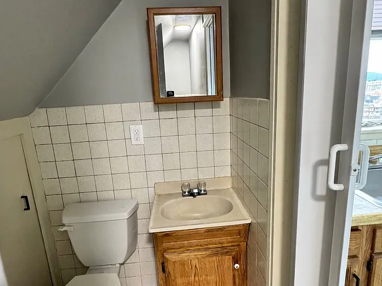 402 S Webster Ave #3 — Photo 4