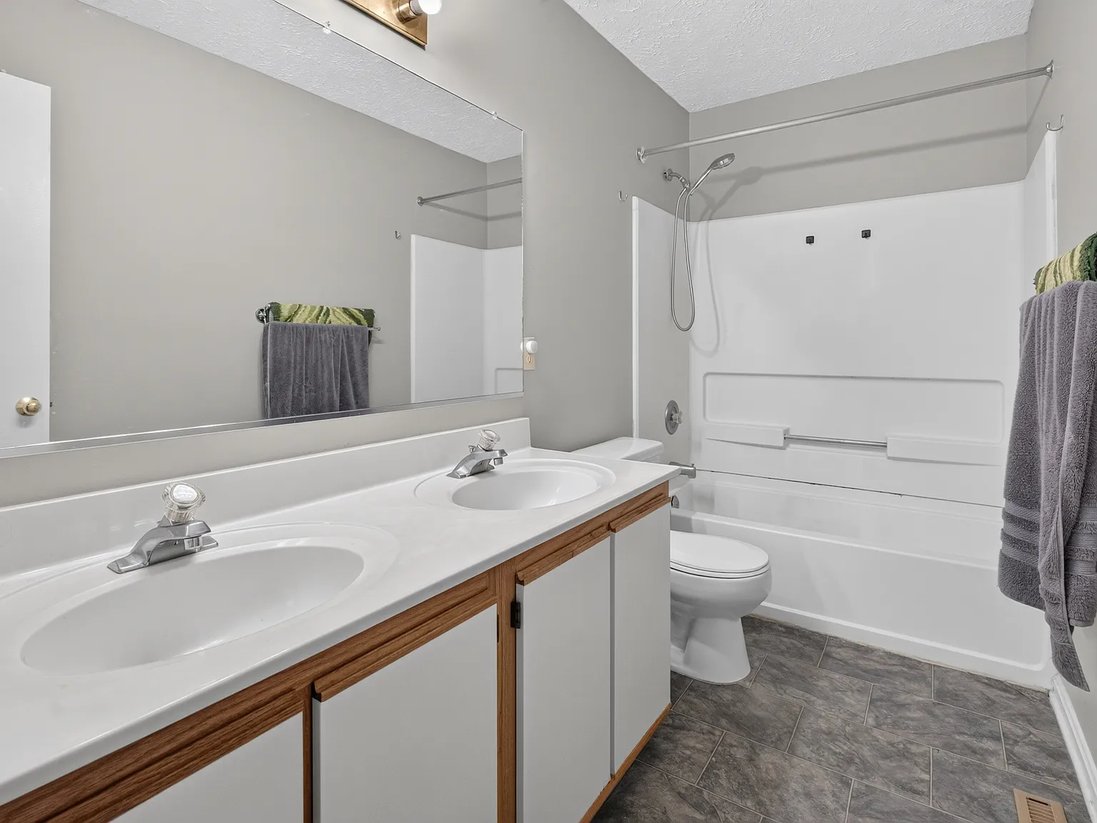 2 bed, 1.5 bath, $1,700 — Photo 4