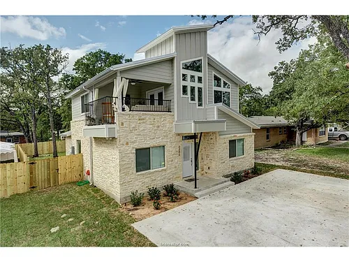4308 Oaklawn St Photo 1