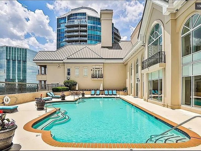 3334 Peachtree Rd NE #404 — Photo 47