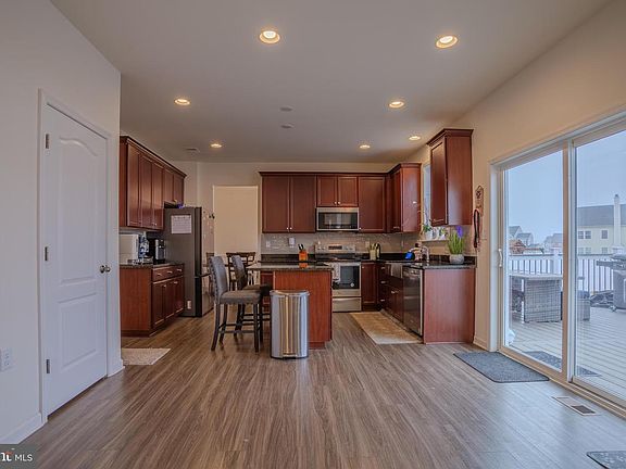 4th image of 159 Pindar St