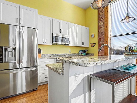 5th image of 460 Broadway St APT 308