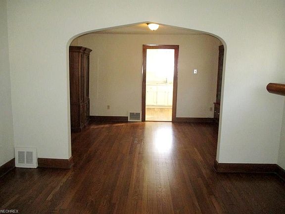 3rd image of 7011 Orchard Ave