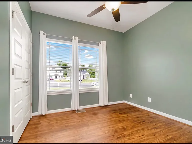 106 Ridgeway St — Photo 7