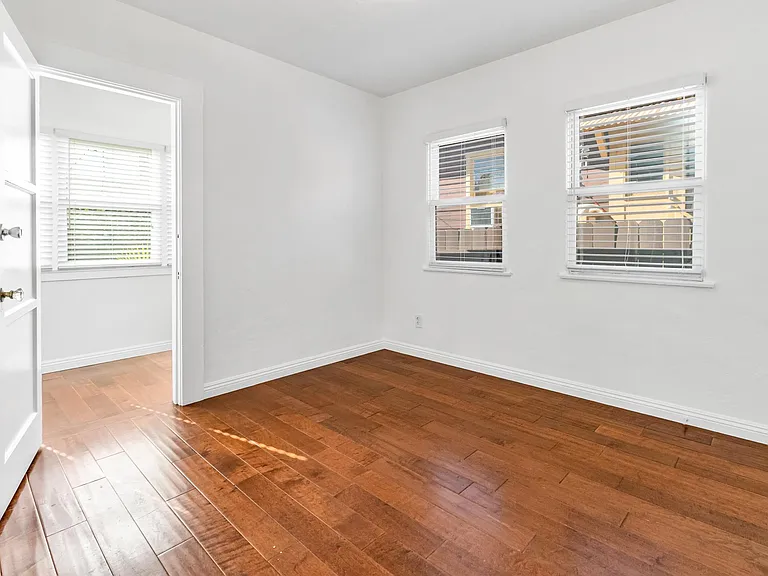 2235 Polk Ave — Photo 19