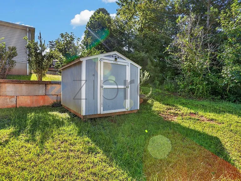 26 Hillandale St — Photo 4