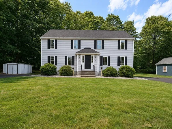 34-36 Hammond St #34, Bridgewater, MA 02324