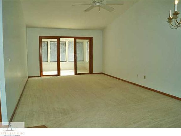 2nd image of 1110 Summergreen Ln