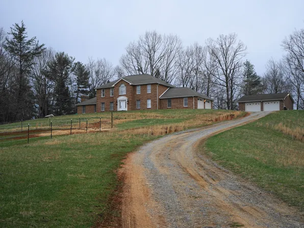 4670 Brookridge Rd, Roanoke, VA 24014