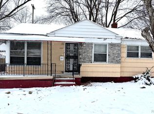 4807 Birchcrest Dr, Flint, MI 48504