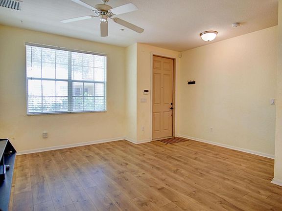 4th image of 1020 E Longport Cir #Townhouse F2