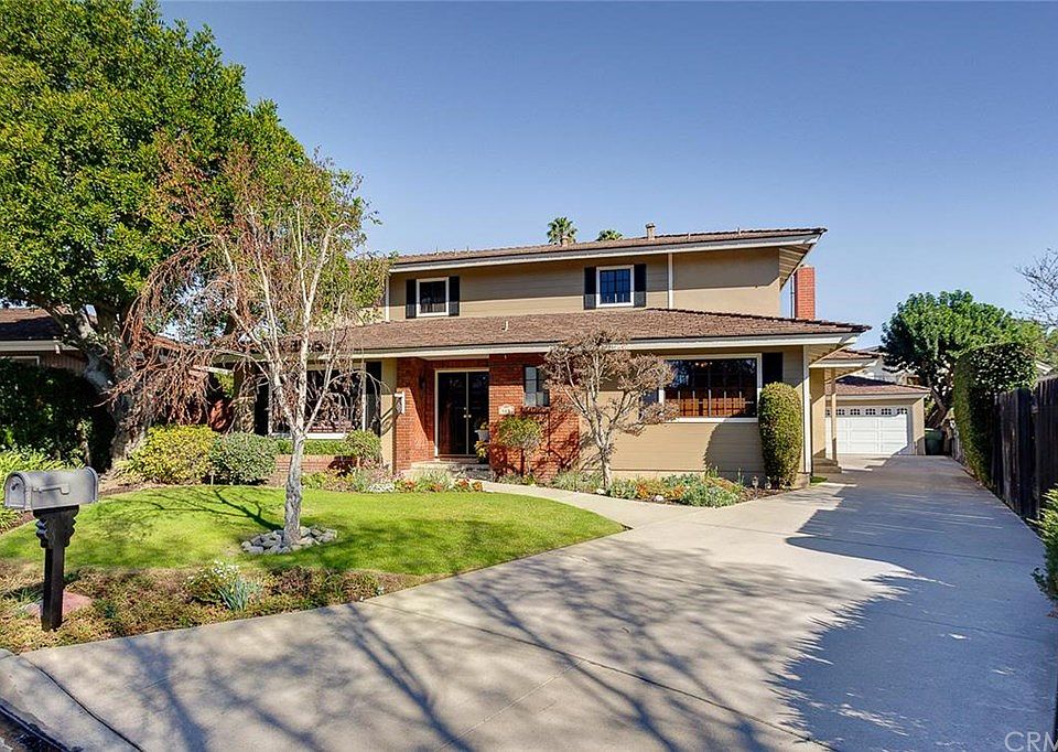 1st image of 605 W Wistaria Ave