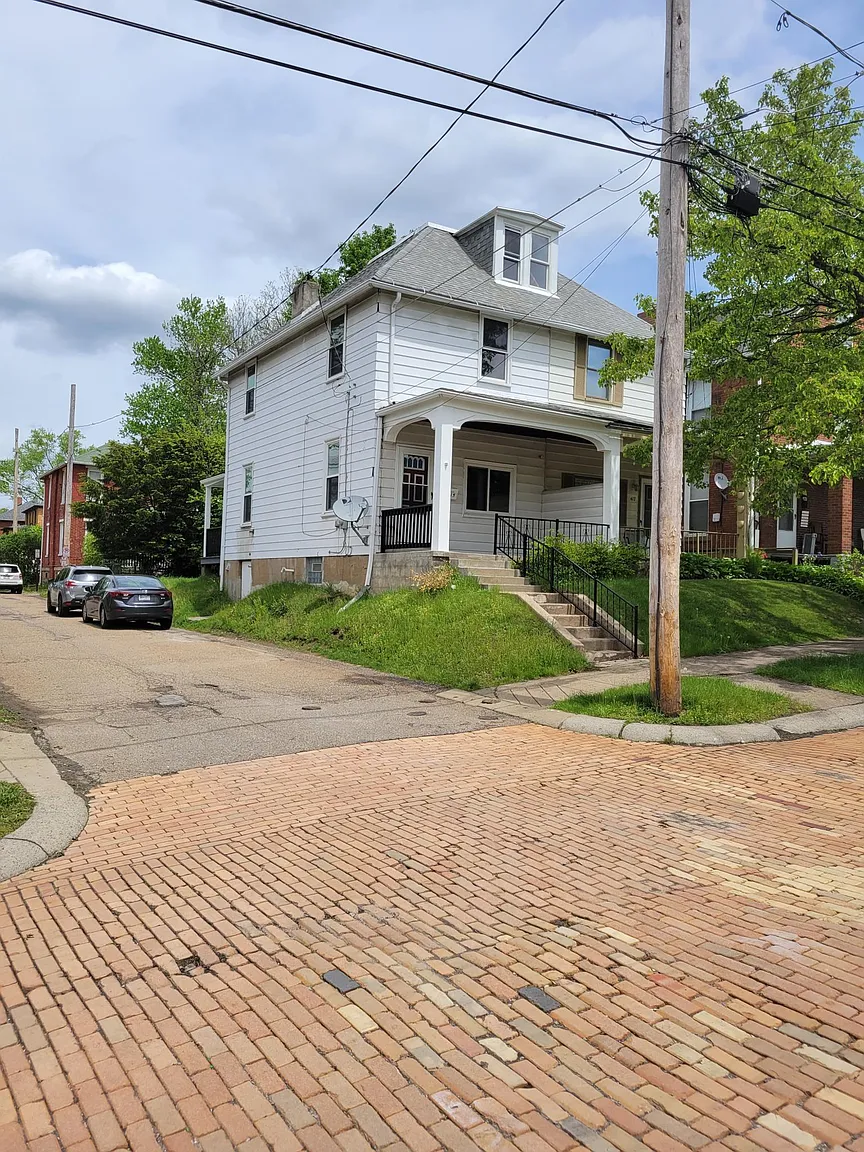 415 Virginia Ave photo 1