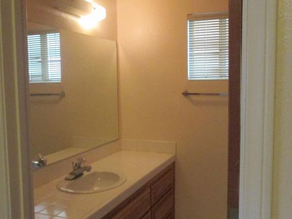 5th image of 442 Reposo St