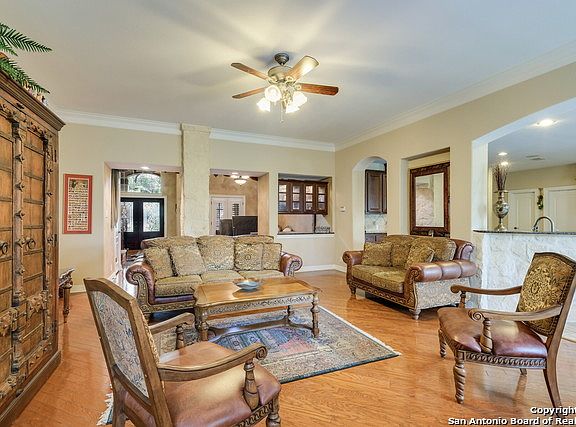 5th image of 1910 Cactus Cir
