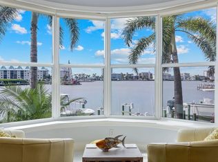 9207 Vanderbilt Dr APT 3, Naples, FL 34108
