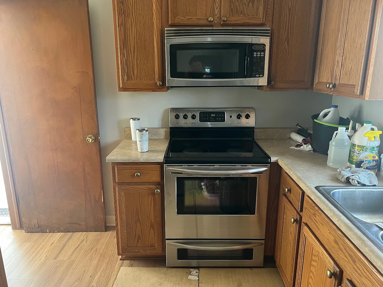 3 bed, 1200 sqft, $1,975 — Photo 2