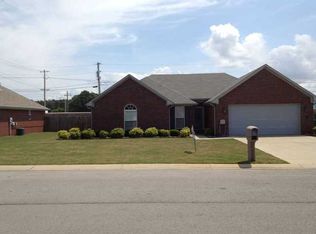2366 Camden Cv, Muscle Shoals, AL 35661