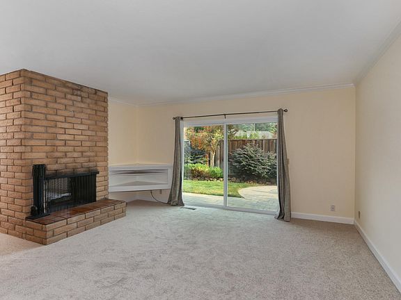 5th image of 130 Lansberry Ct