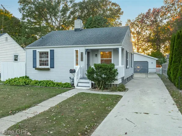 2927 Cooper Ave, Port Huron, MI 48060