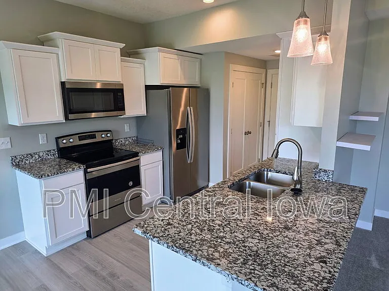 9643 Turnpoint Dr — Photo 3