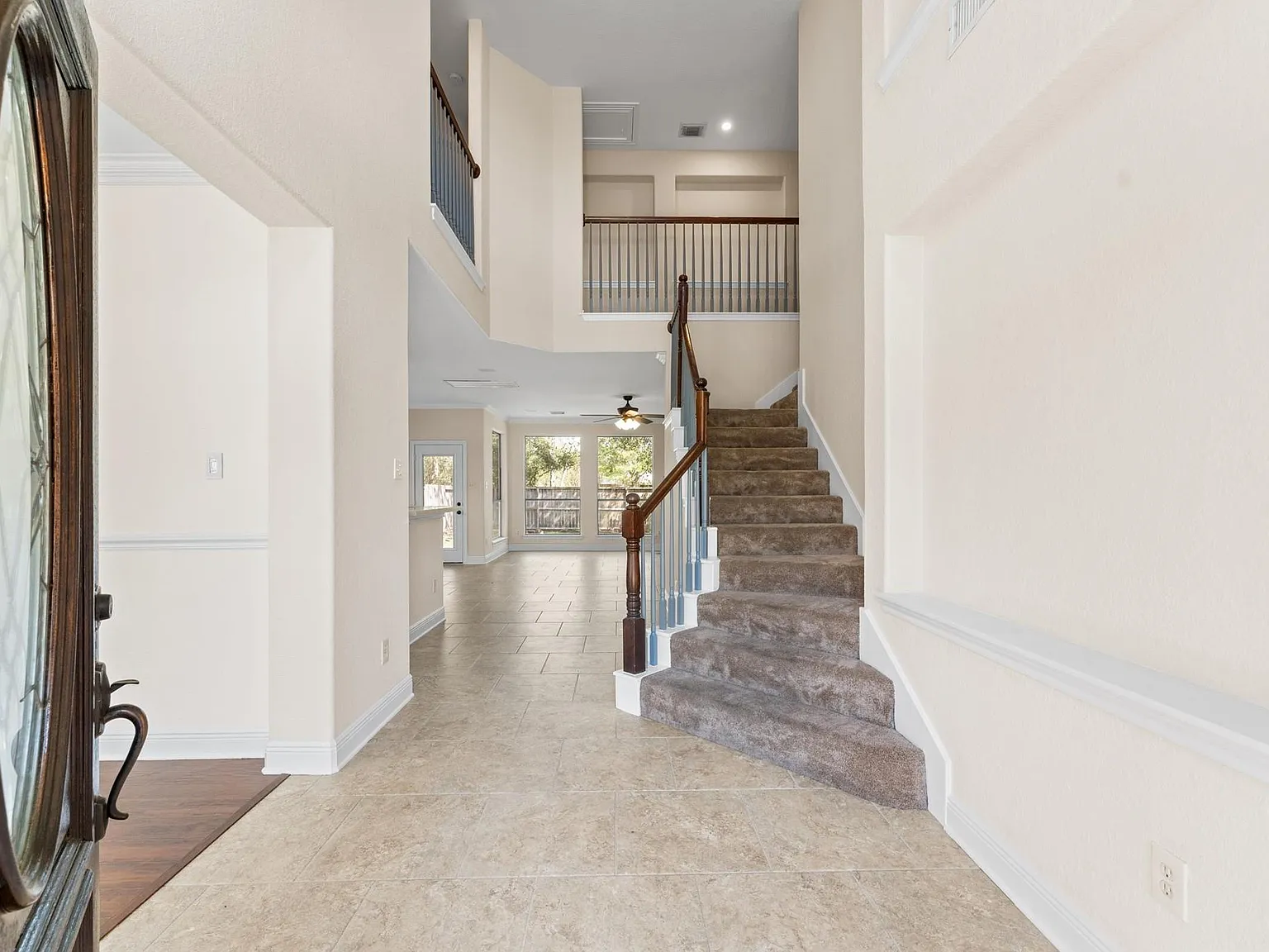 4 bed, 3.0 bath, 2924 sqft, $2,800 — Photo 3