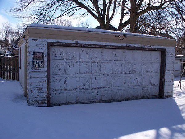 2nd image of 664 Michigan Ave E