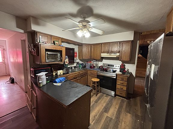 4th image of 604 Victor Dr