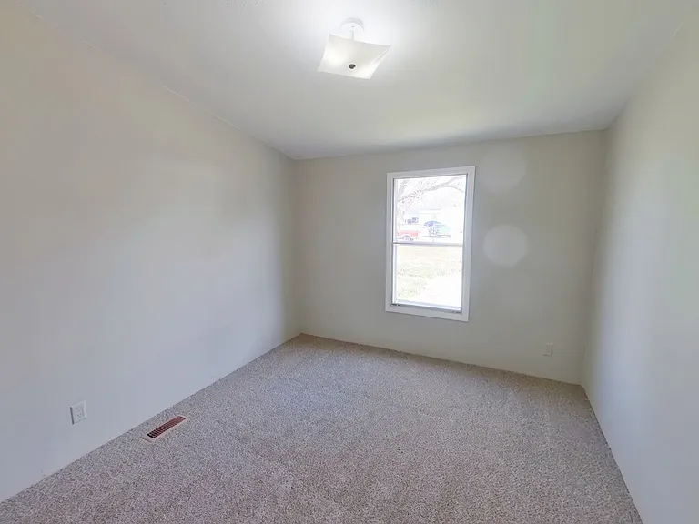 2320 E Macarthur Rd #A37 — Photo 8