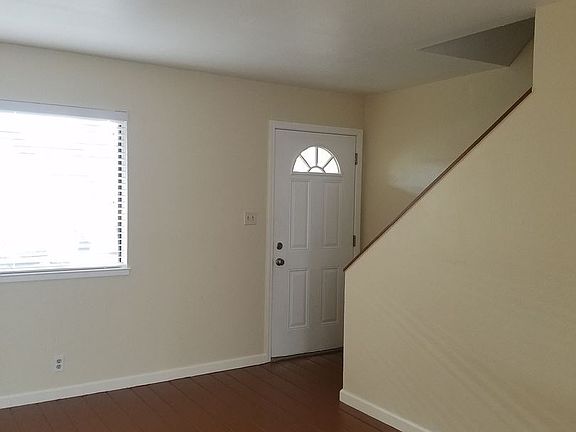 2nd image of 114 Maher Ct #114