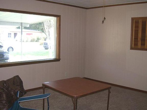 2nd image of 118 Rainbow Dr
